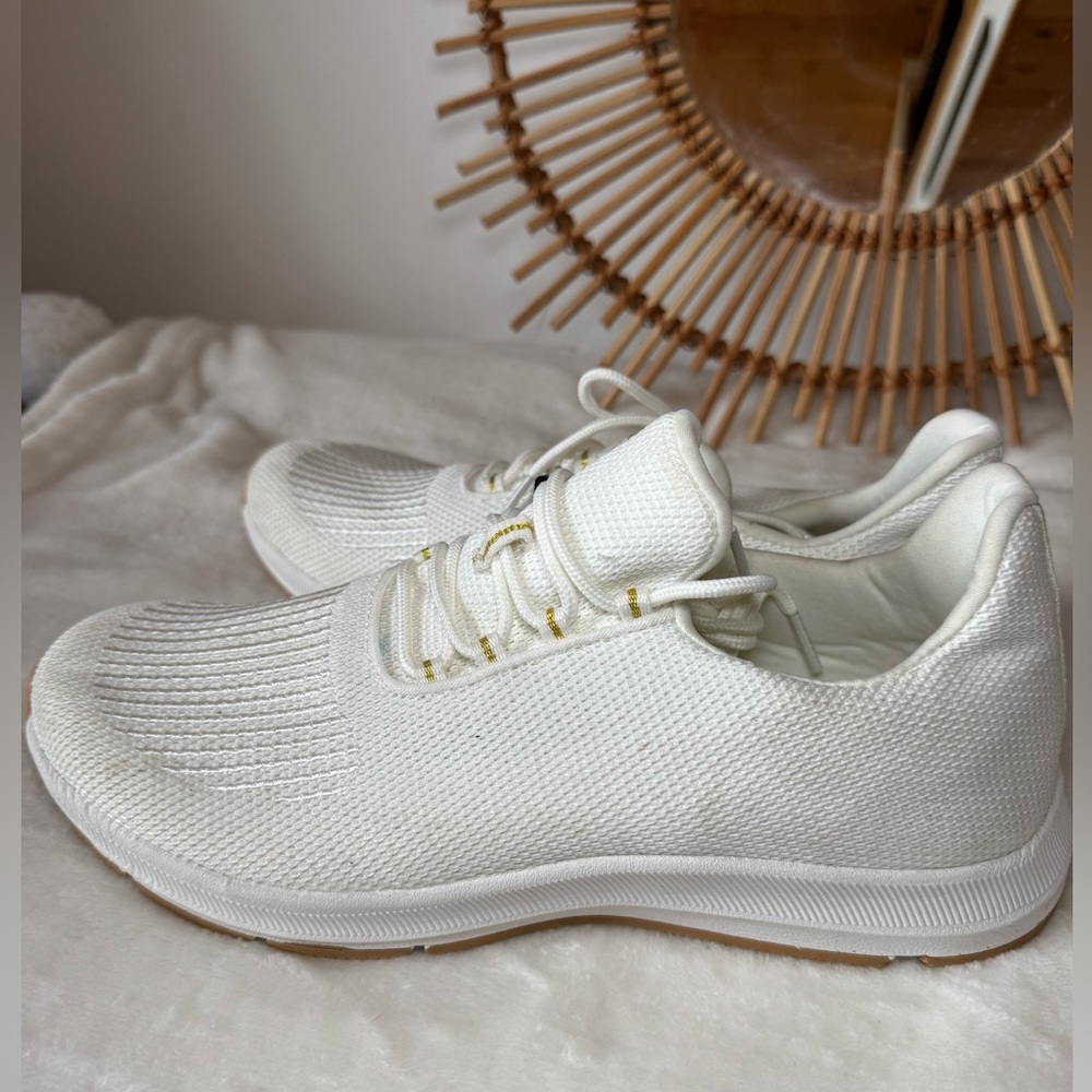 Women's White Sneakers Soft Running Shoe  Women from Athletic Works Size 11 NWT - Picture 6 of 10